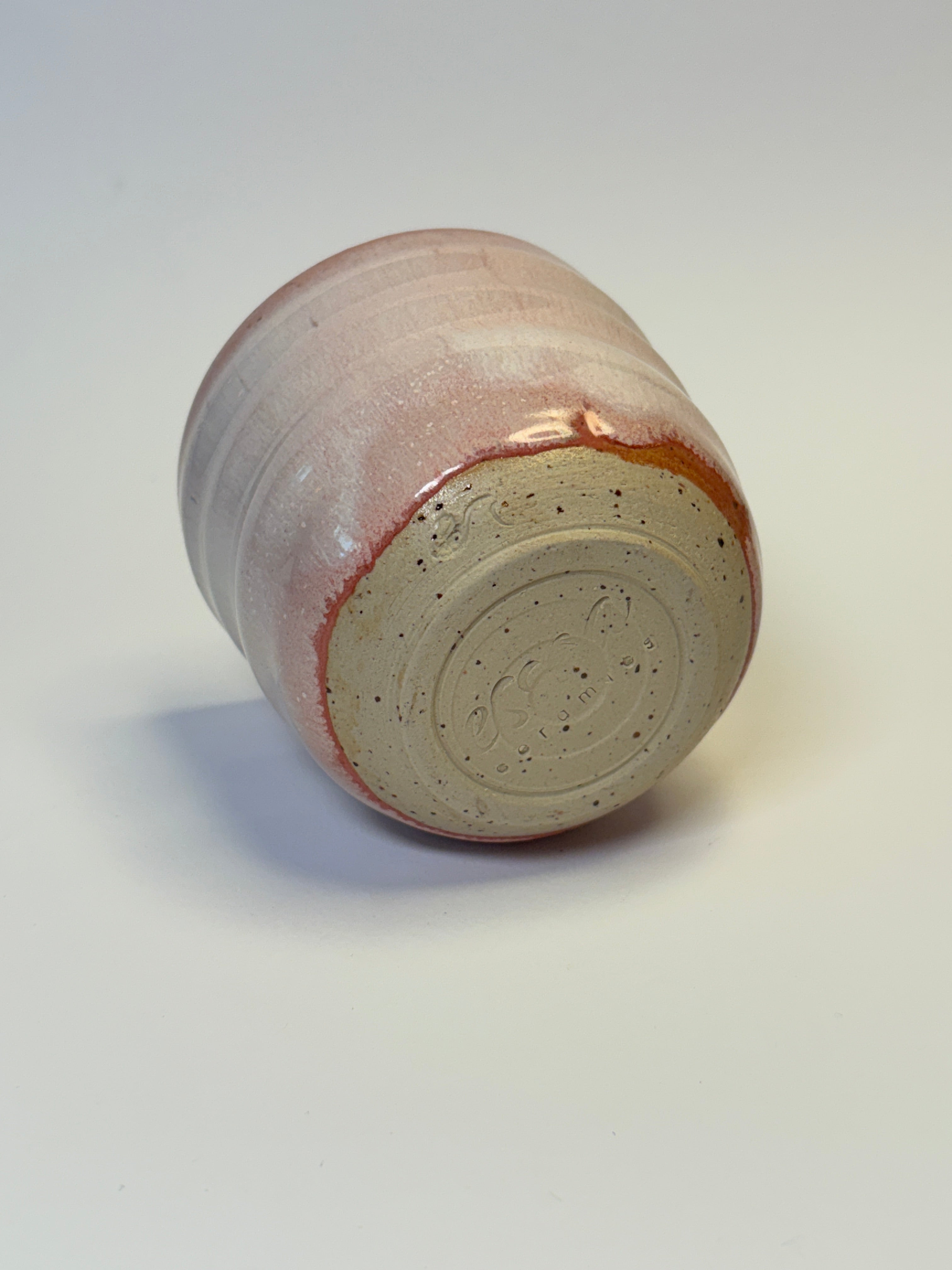 Swirl cup