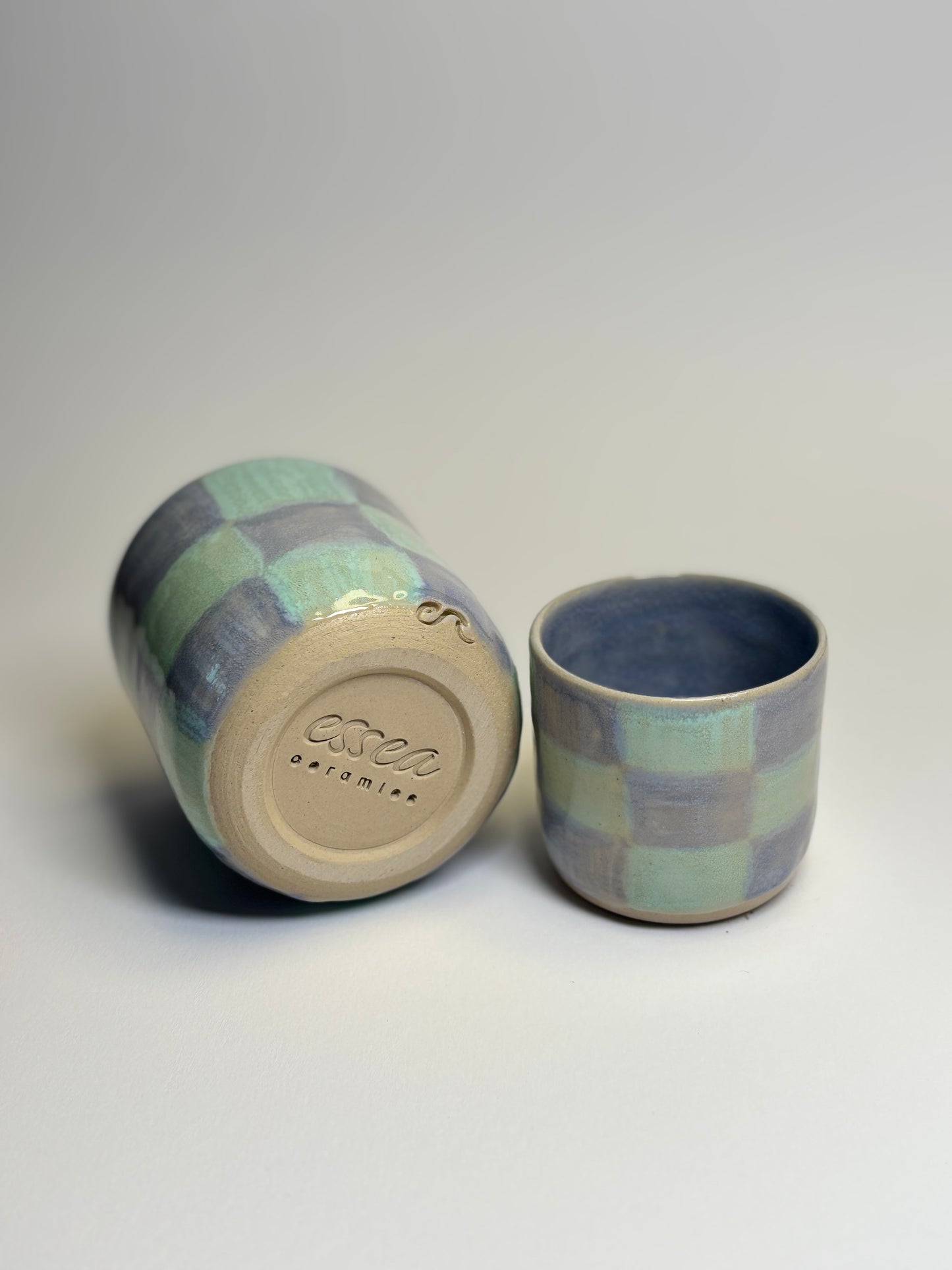 Koffiekopje en espresso cup geblokt lila-zeegroen